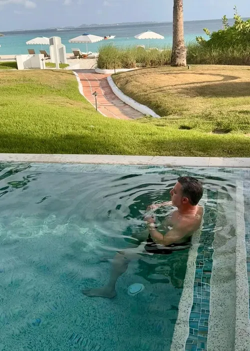 
					Angélica e Luciano Huck curtem resort com diárias de valor astronômico
				
				