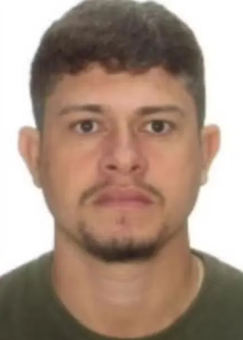 
					Ao menos 16 baianos são presos em operação no RJ; morto é identificado
				
				