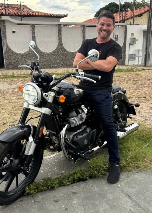 
					Apresentador César Filho sofre grave acidente de moto no Piauí
				
				