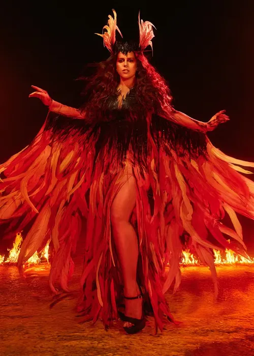 
					Baile de Halloween em SP: veja os looks dos famosos
				
				