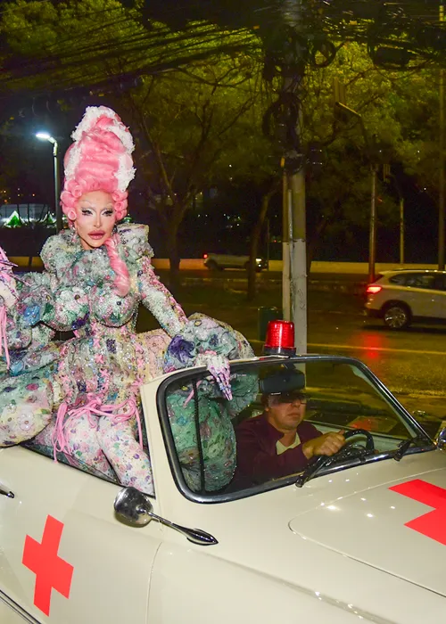 
					Baile de Halloween em SP: veja os looks dos famosos
				
				