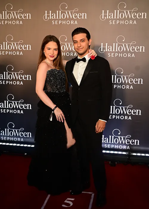 
					Baile de Halloween em SP: veja os looks dos famosos
				
				