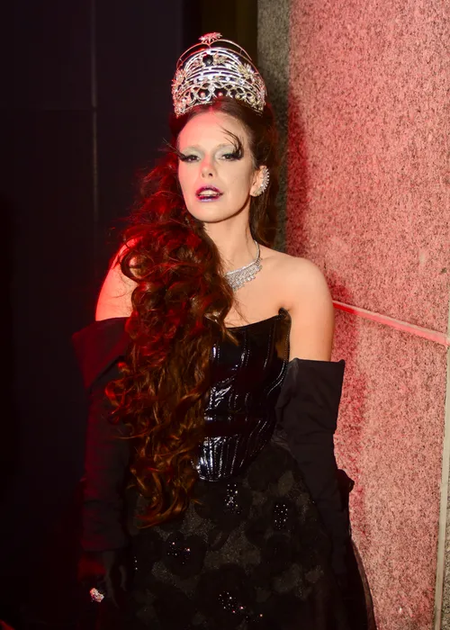 
					Baile de Halloween em SP: veja os looks dos famosos
				
				