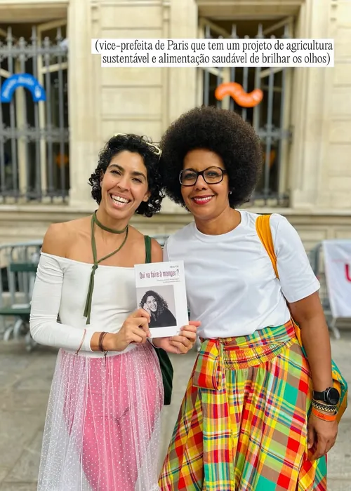 
					Bela Gil dá beijão em homem misterioso durante viagem a Paris; FOTOS
				
				
