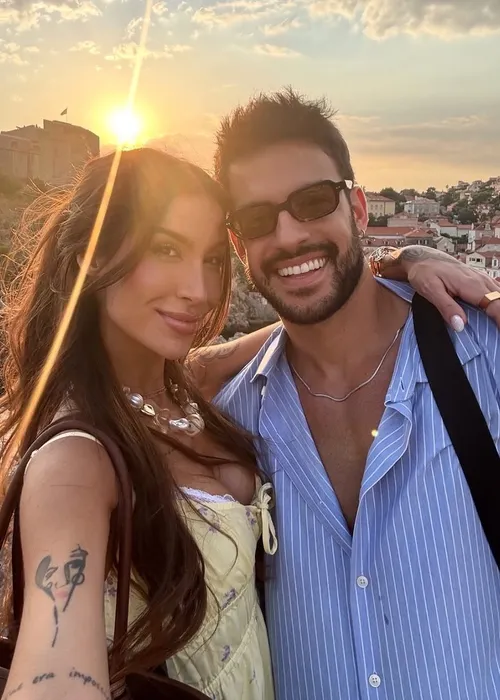 
					Bianca Boca Rosa anuncia fim de namoro com atitude diferentona; veja
				
				