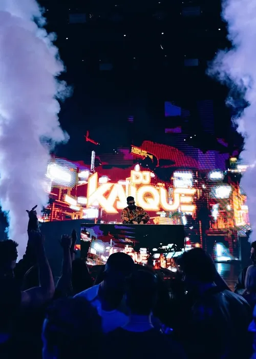 
					Bruna Marquezine abre álbum de fotos do aniversário milionário; veja
				
				