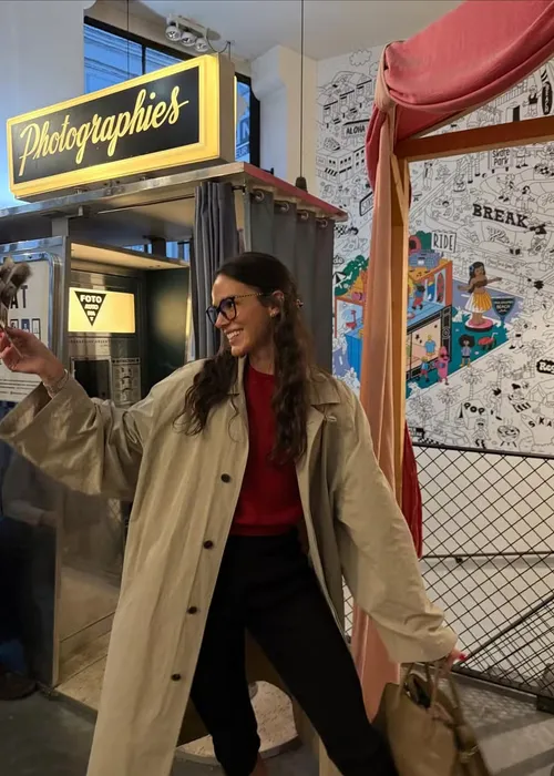 
					Bruna Marquezine ostenta look de valor astronômico em Paris; FOTOS
				
				