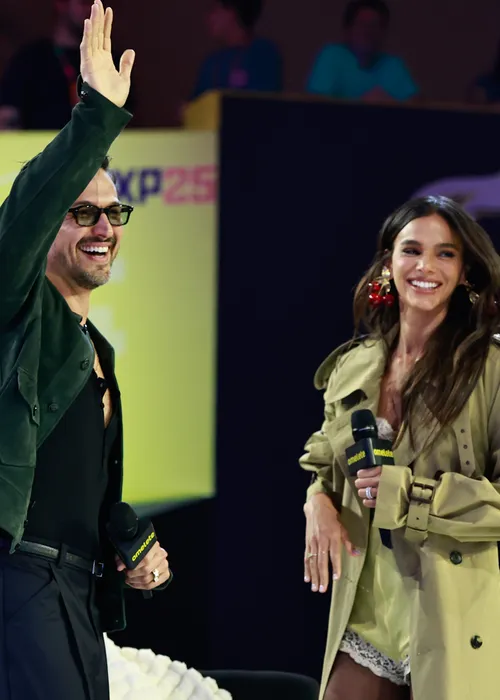 
					Bruna Marquezine provoca Romulo Estrela e faz pedido ousado na CCXP25
				
				