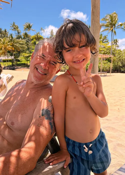 
					Bruno Gagliasso exibe corpão em férias na Bahia e leva web à loucura
				
				