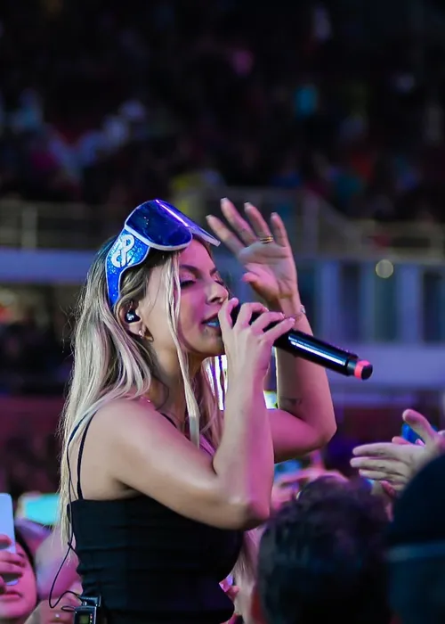 
					Calcinha Preta: quem é O’hara, suposta pivô da demissão de Silvânia
				
				