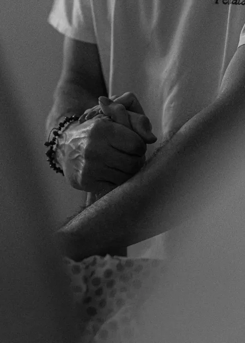 
					Camila Queiroz e Klebber Toledo anunciam nascimento da primeira filha
				
				