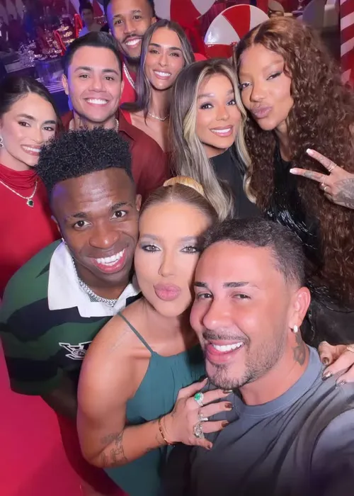 
					Carlinhos Maia corta Álvaro e faz declaração para Lucas Guimarães
				
				