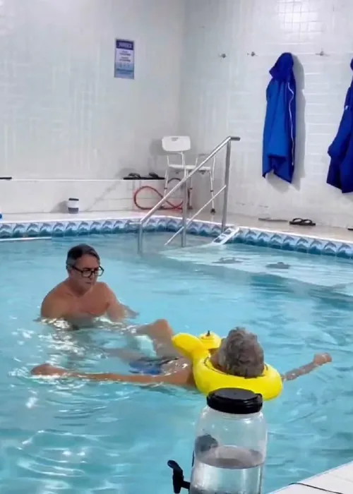 
					Carlinhos de Jesus revela como está tratamento após meses sem andar
				
				