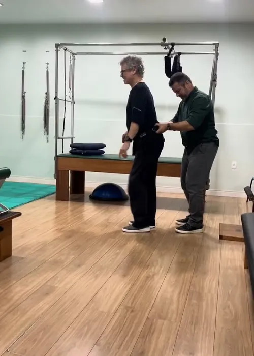 
					Carlinhos de Jesus revela como está tratamento após meses sem andar
				
				