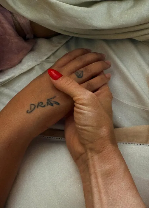 
					Carolina Dieckmmann relembra últimos dias com Preta Gil: 'Conexão'
				
				