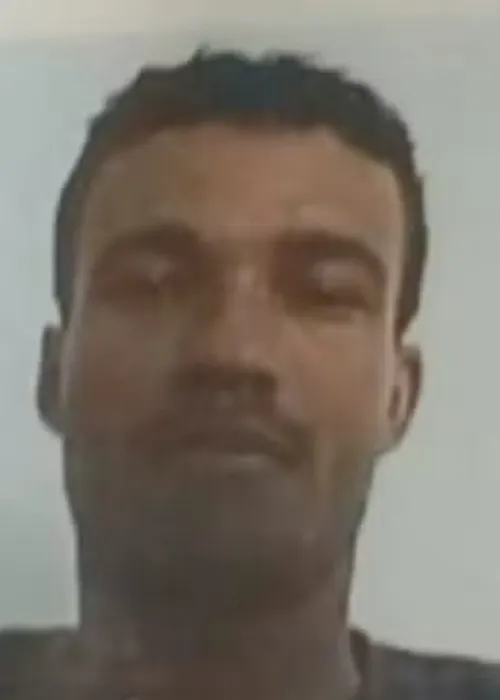 
					Carros caem de ponte após colisão na Bahia; acidente teve 5 veículos
				
				