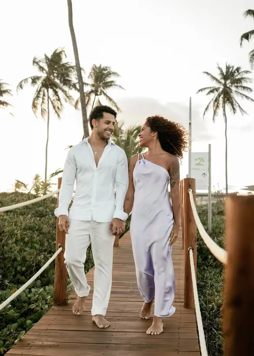 
					Casamento de Sthe Matos tem famosos e lista de luxo até R$ 12 mil
				
				