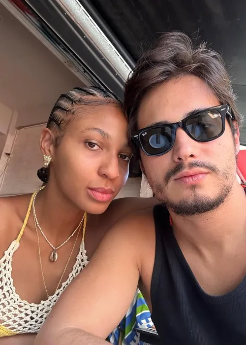 
					Conheça Danilo Mesquita, apontado como affair de Bruna Marquezine
				
				