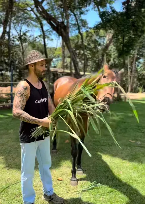 
					Daniel Cady se isola na natureza após anúncio da separação de Ivete
				
				