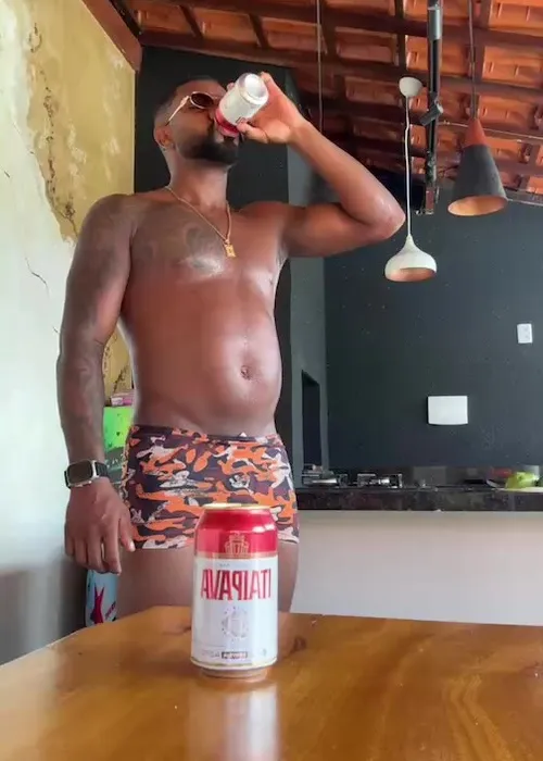 
					Ex-BBB Davi Brito assusta seguidores em vídeo: ‘Embriagado’
				
				