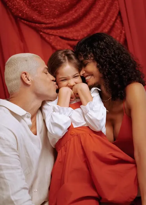 
					Além de Ivete Sangalo: ex-casais passam o Natal juntos pelos filhos
				
				