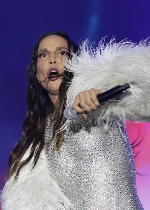 
					FIB 2025: Ivete Sangalo brinca com filho e Léo Santana: 'Louva-a-deus'
				
				
