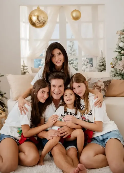 
					Famosos se antecipam e celebram Natal com família e amigos; FOTOS
				
				