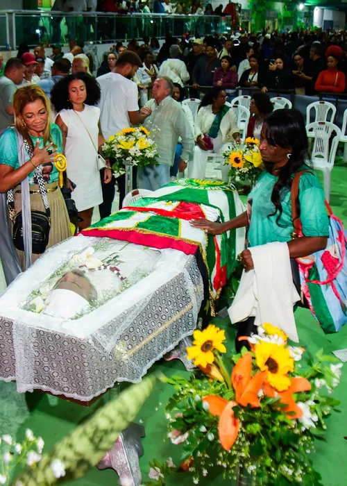 
					Filha de Arlindo Cruz cai no choro ao lembrar últimos momentos do pai
				
				