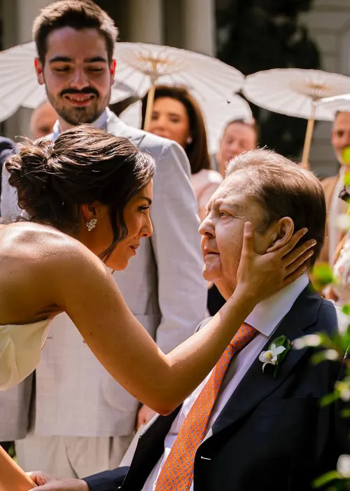 
					Filha de Faustão mostra foto inédita do pai no altar: 'Maior presente'
				
				