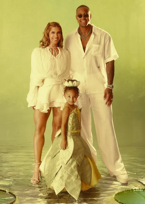 
					Filha de Lore Improta e Léo Santana surge de Princesa Tiana em festa
				
				