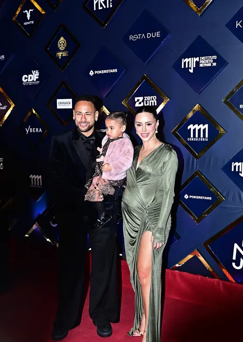 
				
					Ana Maria Braga expõe 'bronca' de Neymar durante leilão milionário
				
				