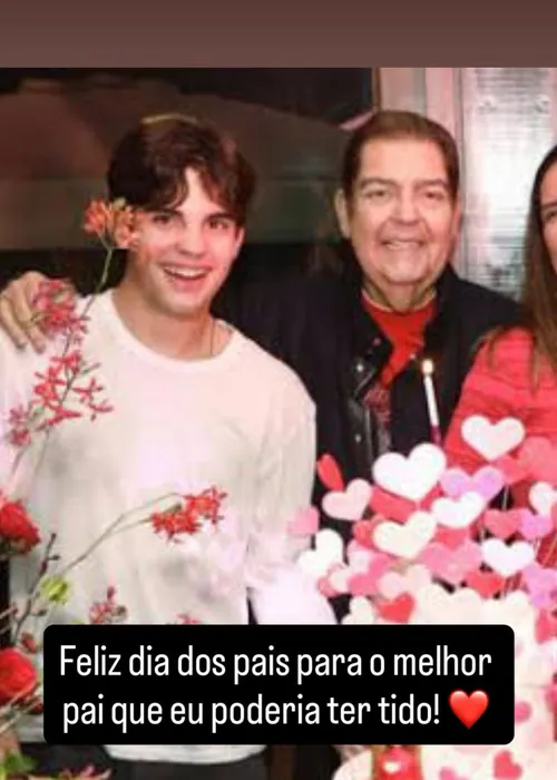 
					Filho caçula de Faustão diz que pai é o 'melhor que poderia ter tido'
				
				
