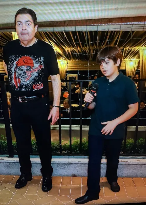 
					Filho caçula de Faustão diz que pai é o 'melhor que poderia ter tido'
				
				