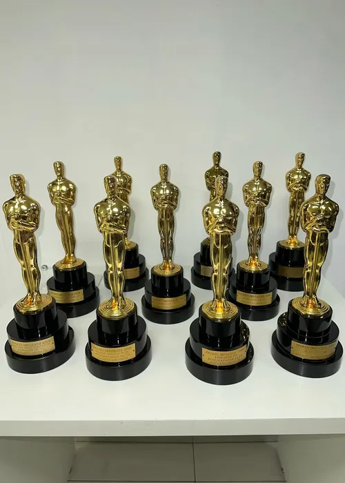 
					Filho de Gugu impressiona com acervo do pai com mais de 30 mil itens
				
				