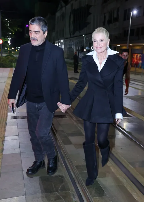 
					Angélica faz homenagem emocionante ao filho Benício Huck em maioridade
				
				