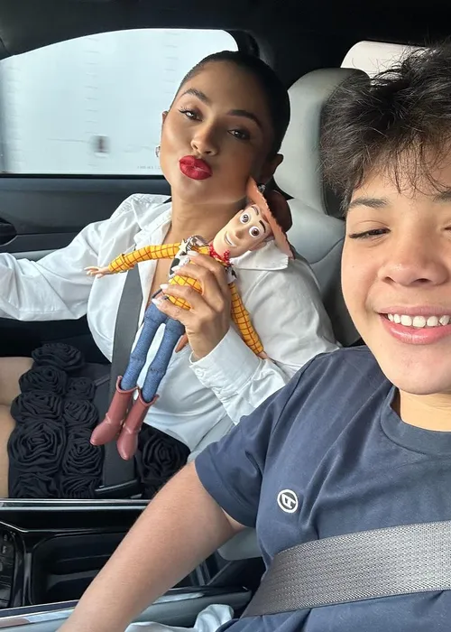 
					Safadão quase cancelou gravação de DVD no dia da cirurgia do filho
				
				