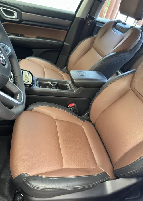 
				
					Fizemos o test drive completo com a Rampage versão Laramie a diesel
				
				