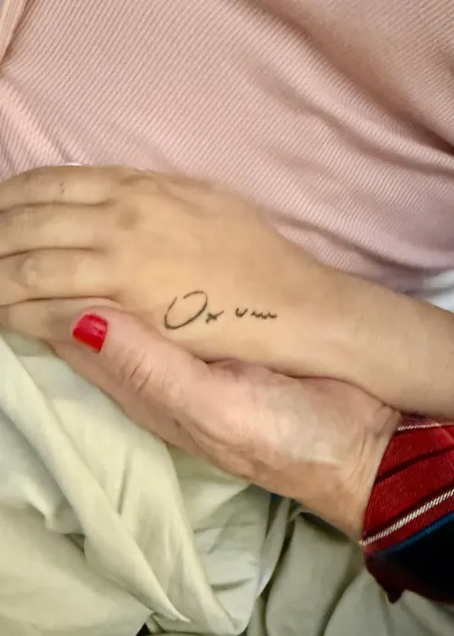 
					Flora Gil emociona com homenagem a Preta Gil: 'Amor é eterno'
				
				