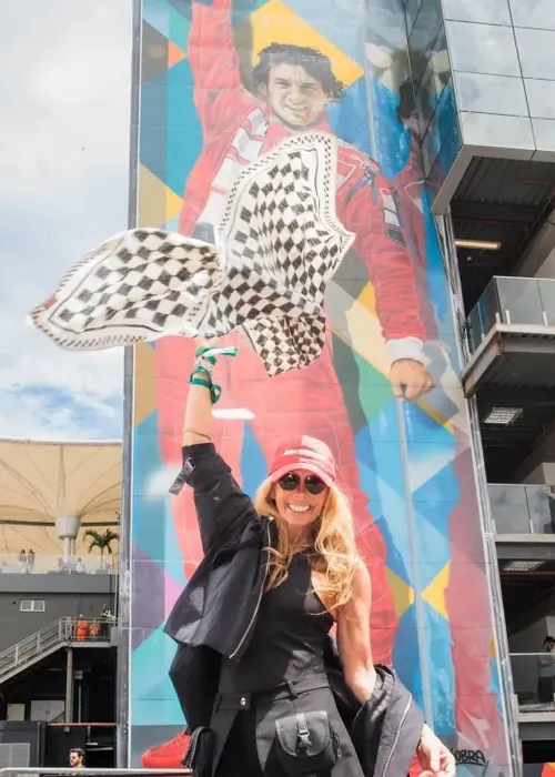 
					GP do Brasil de Fórmula 1: veja looks de famosos como Bruna Marquezine
				
				