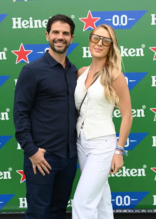 
					GP do Brasil de Fórmula 1: veja looks de famosos como Bruna Marquezine
				
				