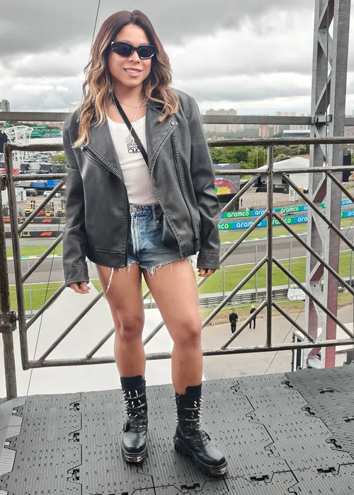 
					GP do Brasil de Fórmula 1: veja looks de famosos como Bruna Marquezine
				
				