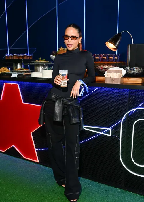 
					GP do Brasil de Fórmula 1: veja looks de famosos como Bruna Marquezine
				
				