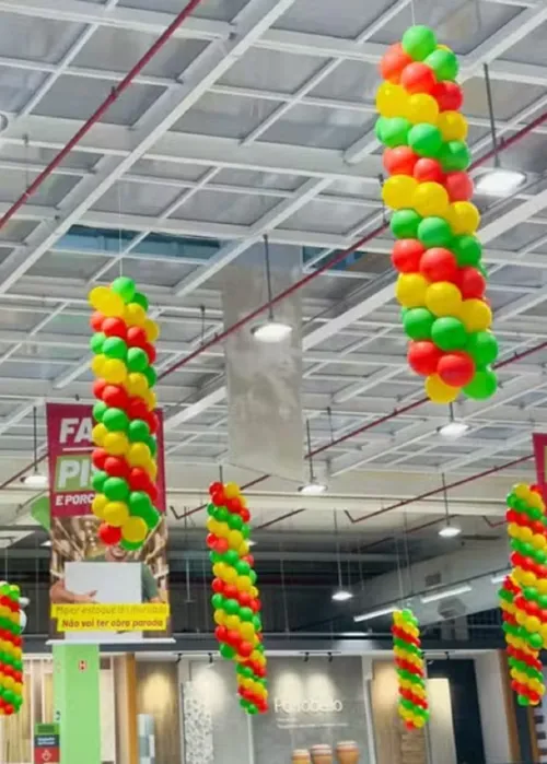 
					Homem fica ferido após cair de teto de home center em Salvador
				
				