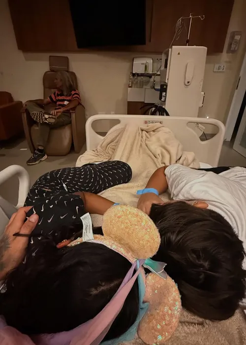 
					Hungria surge pela primeira vez após internação e brinca: 'Tomar uma'
				
				