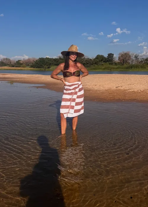 
					Ivete Sangalo exibe novas fotos em Juazeiro e detalhe chama atenção
				
				