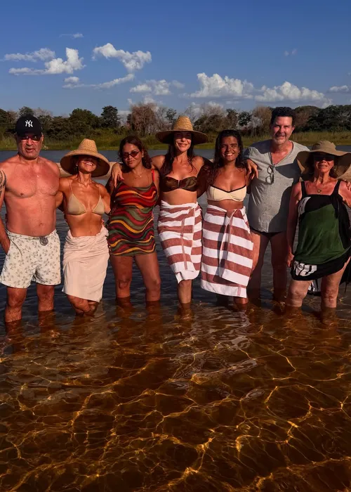 
					Ivete Sangalo exibe novas fotos em Juazeiro e detalhe chama atenção
				
				