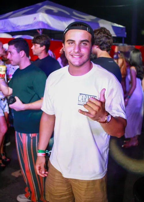 
					Ivete Sangalo estreia 'Clareou' em Salvador, em 1⁠º show após divórcio
				
				