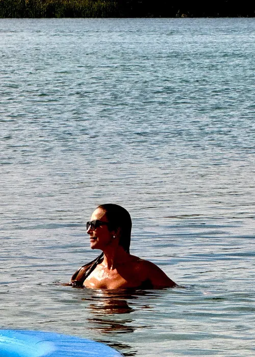 
					Ivete Sangalo exibe novas fotos em Juazeiro e detalhe chama atenção
				
				