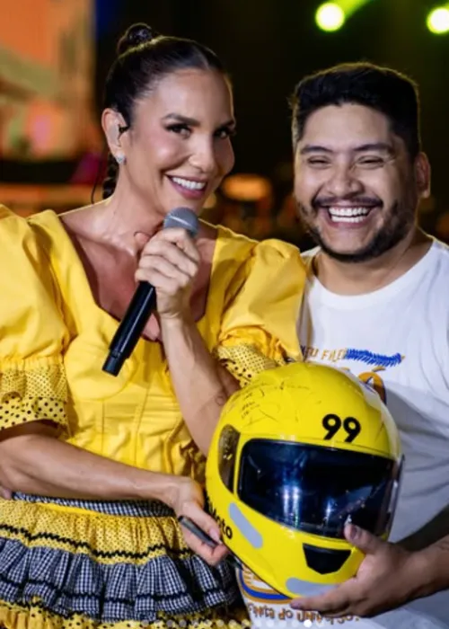 
				
					Ivete revela conversa sobre sexualidade com filhos: 'Direito de amar'
				
				