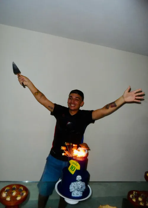 
					João Gomes abre álbum de fotos em aniversário: 'Jovem mais idoso'
				
				